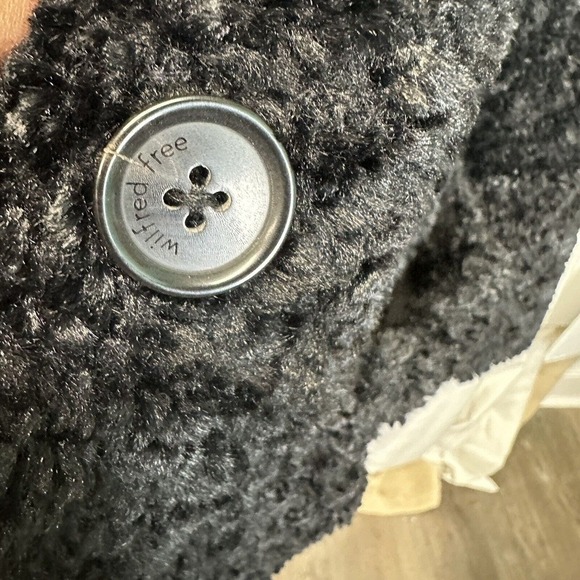Aritzia Wilfred Free Plush Jacket in Black Womens XXS Long Sleeve Fuzzy Faux Fur - Picture 10 of 10